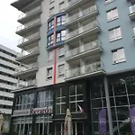 454 W Diva Apartment
