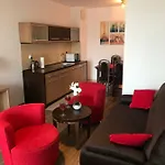 454 W Diva Apartment